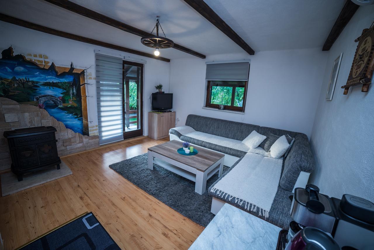 Holiday Home Emir Racic Eksteriør bilde